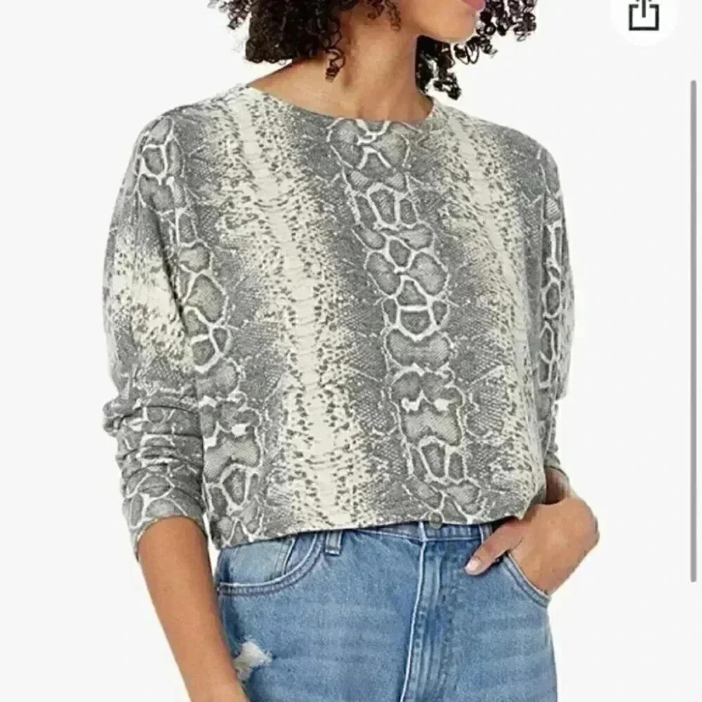 New With Tags Bb Dakota Snake Skin Print Soft Cropped Sweater In Size Small